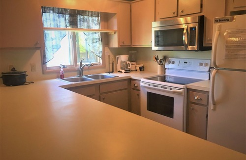 Ghent Apartment | Winterplace Condo E201