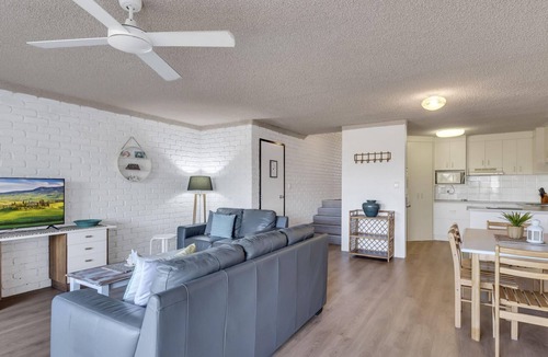 North Creek Apartment | Wintersview 2 - Beach Frontage Apartment