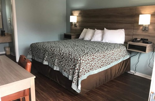 Barnwell Hotel | Winton Inn & Suites