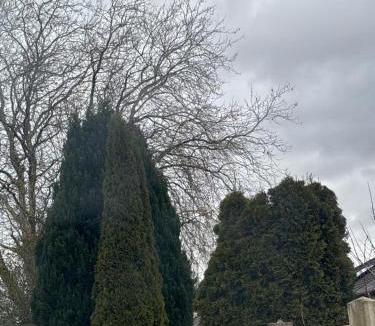 Farnworth House | Wise rooms- 7 Bed property modern furnishings