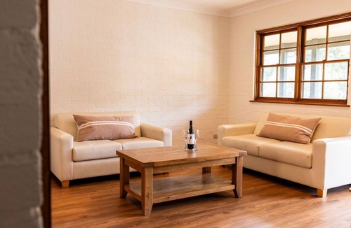 Wisemans Ferry Hotel | Wisemans Retreat