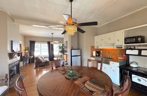 Eureka Springs Historic District House | Wishing Star Townhouse on Spring Street