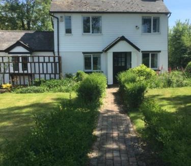 Wilmington House | Wishing Well Cottage