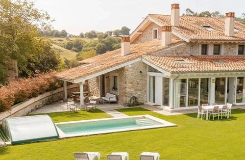 Lamadrid House | Wishome - Cuadra rehabilitada con piscina climatizada privada y jardín