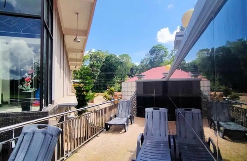 Rinding Batu House | Wisma Samrat