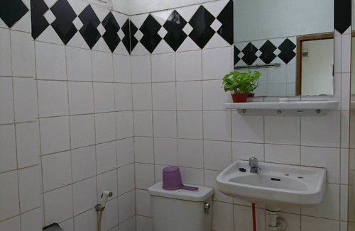 Central Jakarta House | Wisma Shalom
