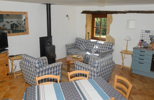 Frayssinet-le-Gelat Cottage | Wisteria 4* - Quiet and relaxing cottage in a courtyard, perfect for families
