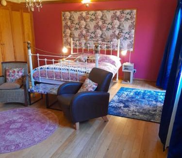 Harleston Bed & Breakfast | Wisteria Barn