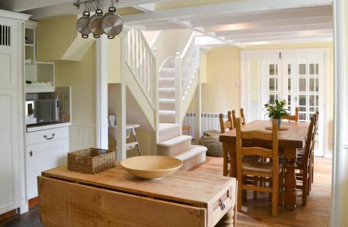 Netherton House | Wisteria Cottage