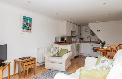 Exmouth House | Wisteria Cottage