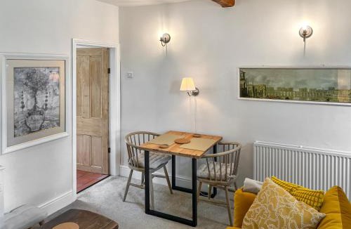 Harrogate House | Wisteria Cottage