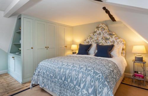 Urchfont House | Wisteria Cottage