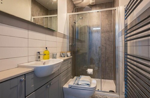 Warkworth House | Wisteria Cottage