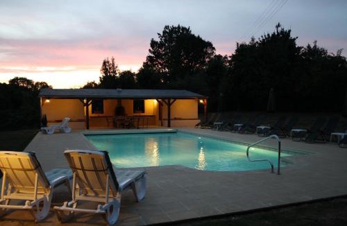 Asnieres sur Vegre House | Wisteria Gite