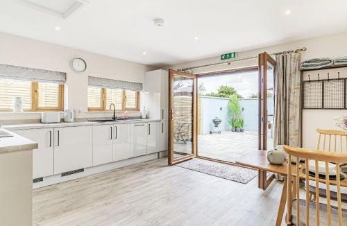 Diss House | Wisteria Lodge - Ukc5804