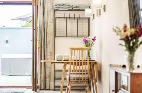 Diss House | Wisteria Lodge - Ukc5804