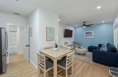 Wright Apartment | With Hot Tub & Mini Golf | Sunny Haven #617