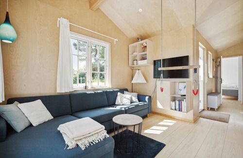 Fynshav House | With Lillebælt as neighbour and a view over fields