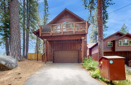 Brockway House | with Private Hot Tub & Deck Short Walk to Beach, Near Skiing