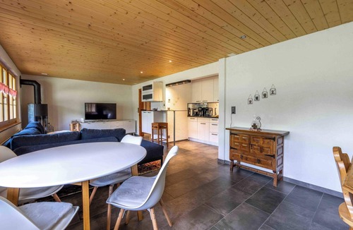 Schwenden Condo | With Sauna and Garden| BBQ with View near Gondola