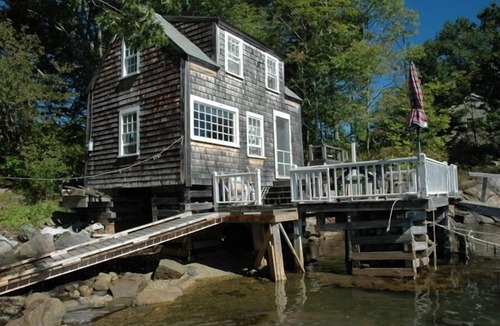 Walpole Cottage | With stunning, panoramic river views, this is more than mere waterfront.