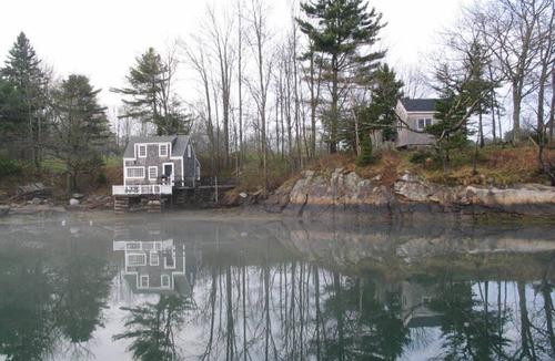 Walpole Cottage | With stunning, panoramic river views, this is more than mere waterfront.