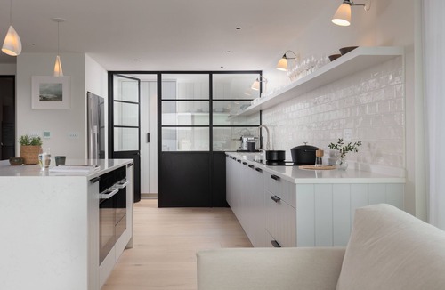 Rock House | Wits End - Rock - stunning water front property sleeping 10