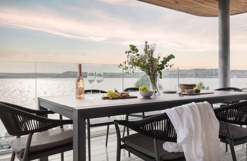 Rock House | Wits End - Rock - stunning water front property sleeping 10