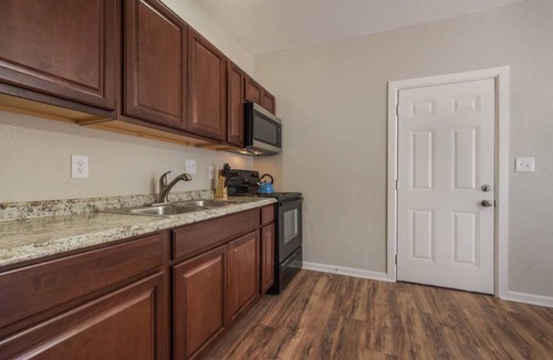 Beacon Hill Condo | WL1- Modern 2BR Retreat Minutes from Downtown & Top SA Attractions