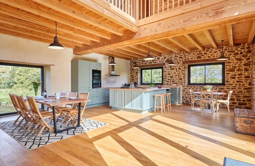 Saint-Aubin-de-Terregatte House | Wonderful private villa for 6 people with WIFI, TV, terrace and pets allowed