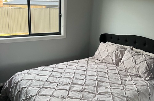 Killara Bed & Breakfast | Wodonga house Huon Hill