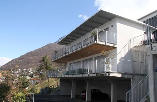 Gambarogno Apartment | Wohnung an Traumlage mit Tessinerflair by Interhome