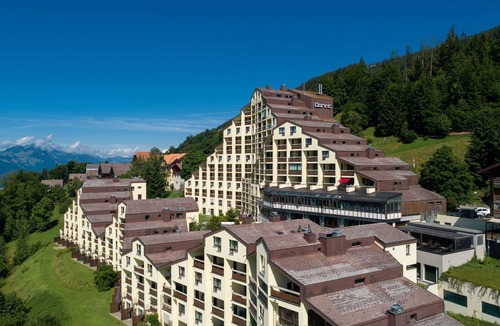 Beatenberg Apartment | Wohnung Edelweiss direkt in 4 Sterne Hotel by Interhome