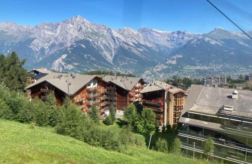 Saint-Pierre-de-Clages Apartment | Wohnung GREPPON NEND200 Ski in and Ski out