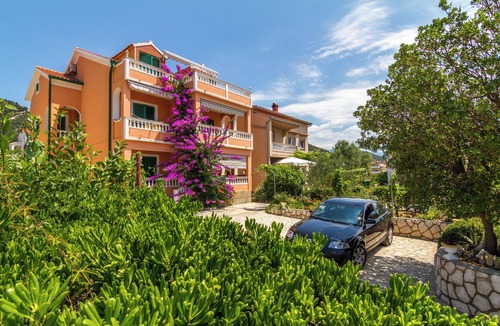 Rab Apartment | Wohnung im Dachgeschoss mit Meerblick