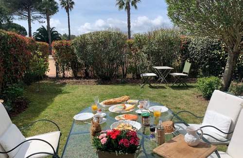 Mougins Apartment | Wohnung in Mougins mit Gepflegtem Garten by Interhome