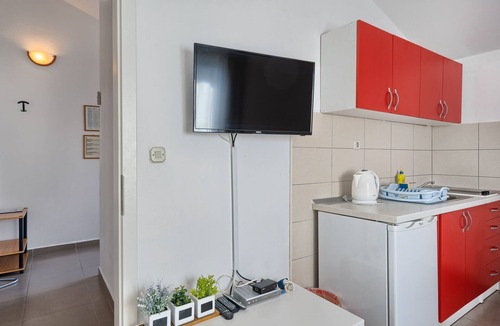 Businci Apartment | Wohnung in Okrug Gornji mit Privatem Pool by Interhome