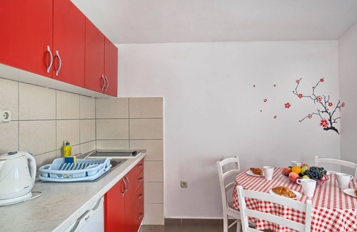 Businci Apartment | Wohnung in Okrug Gornji mit Privatem Pool by Interhome