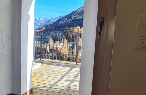 Lavin Apartment | Wohnung mit atemberaubender Aussicht by Interhome