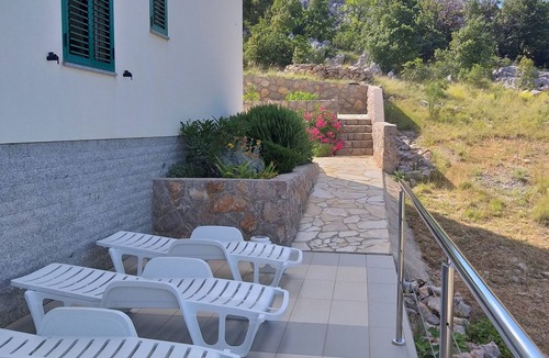 Cesarica House | Wohnung Tonka für Einen Ruhigen Urlaub am Meer und Bergen