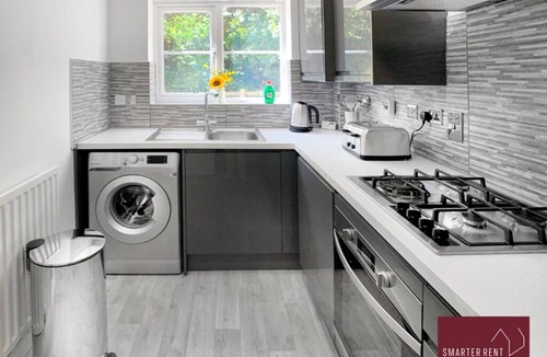 Winnersh House | Wokingham - Garden,Parking, 2Bed