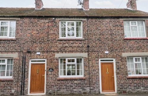 Muston House | Wolds View Cottage
