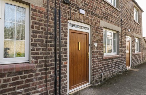 Muston House | Wolds View Cottage