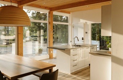 Huntsville House | Wolegib Waterfront Retreat in Muskoka- Hot Tub!