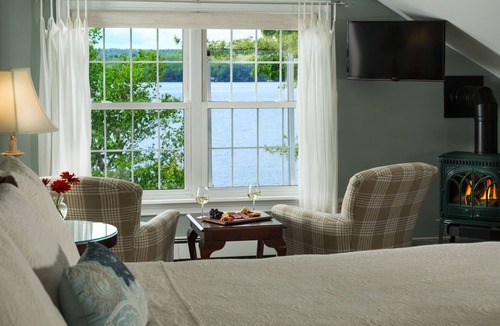 West Poland Bed & Breakfast | Wolf Cove Inn