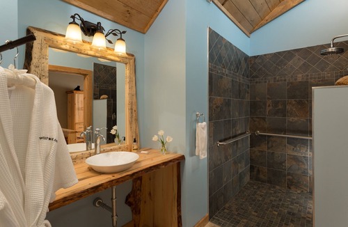 West Poland Bed & Breakfast | Wolf Cove Inn