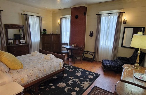 Wolf Creek House | Wolf Creek Inn & Tavern