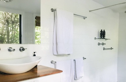 Vaughan Cottage | Wolf Gully - Secluded dog loving Goldfields oasis