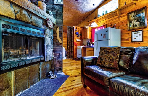 Cherokee Cabin | Wolf Ledge Cabin at Ponderosa