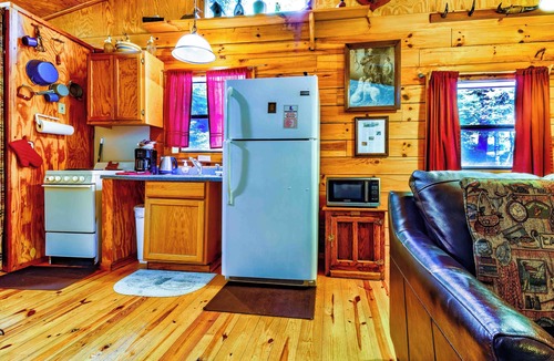 Cherokee Cabin | Wolf Ledge Cabin at Ponderosa